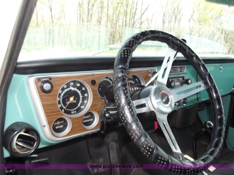 image for item B6329 1970 Chevrolet Cheyenne 10 pickup truck