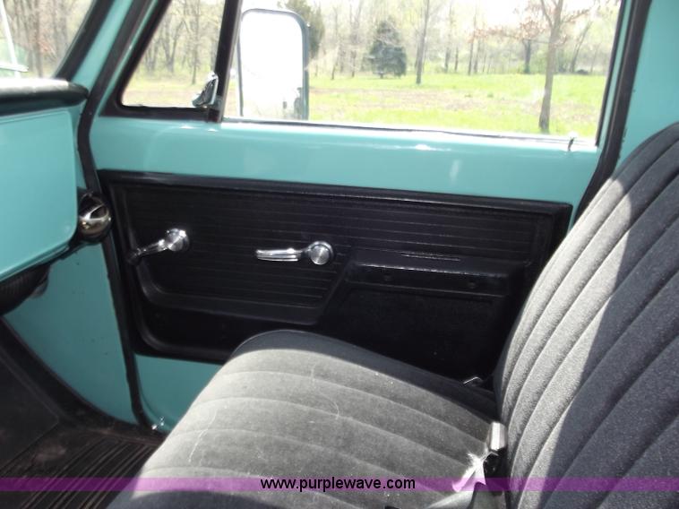 image for item B6329 1970 Chevrolet Cheyenne 10 pickup truck