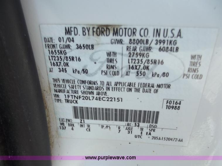 image for item B6330 2004 Ford F250 XL Super Duty pickup truck