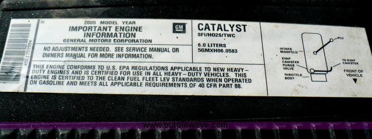 image for item B6332 2005 Chevrolet Silverado C2500HD pickup truck