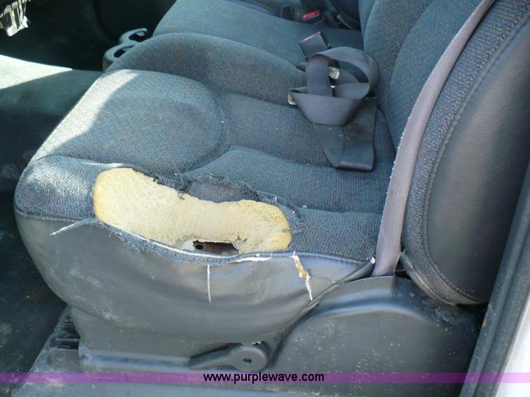 image for item B6332 2005 Chevrolet Silverado C2500HD pickup truck