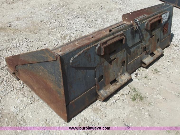 Bobcat 80" smooth bucket in Greenwood, MO Item B6334 sold Purple Wave