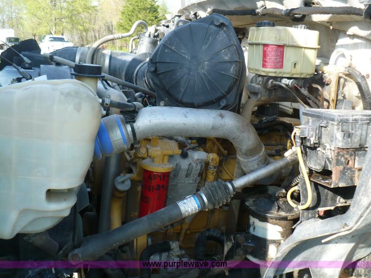 image for item B6339 2004 Ford F650 XL Super Duty dump truck