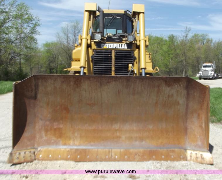 image for item B6342 2004 Caterpillar D6R XL Series II dozer