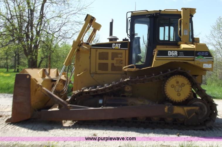 image for item B6342 2004 Caterpillar D6R XL Series II dozer