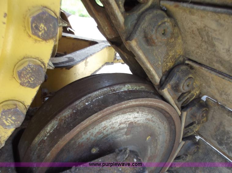 image for item B6342 2004 Caterpillar D6R XL Series II dozer