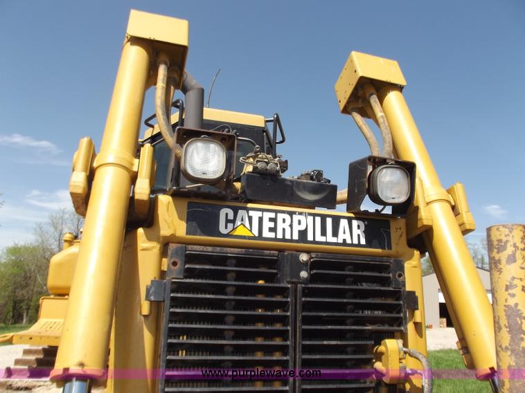 image for item B6342 2004 Caterpillar D6R XL Series II dozer