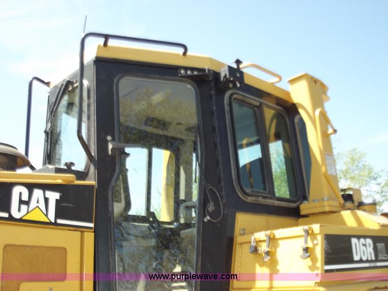 image for item B6342 2004 Caterpillar D6R XL Series II dozer