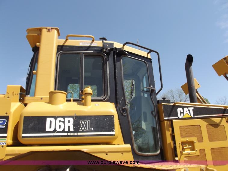 image for item B6342 2004 Caterpillar D6R XL Series II dozer