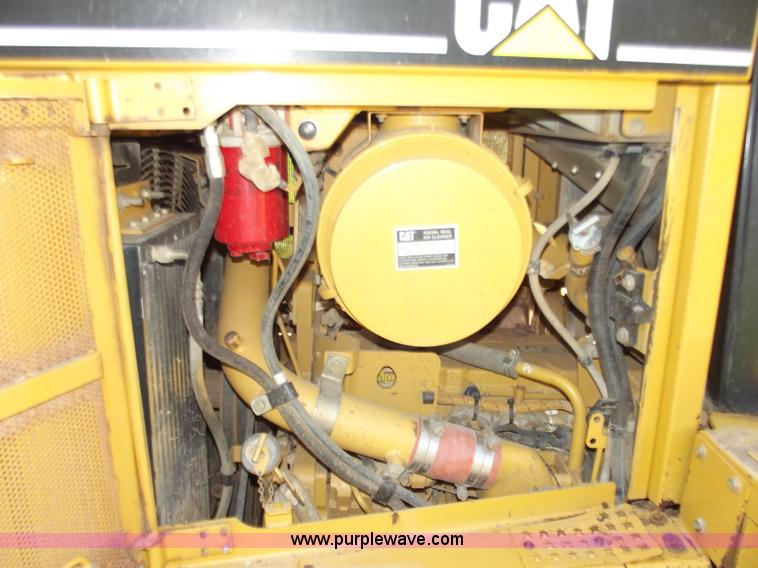 image for item B6342 2004 Caterpillar D6R XL Series II dozer