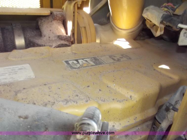 image for item B6342 2004 Caterpillar D6R XL Series II dozer