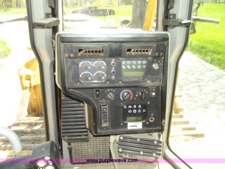 image for item B6342 2004 Caterpillar D6R XL Series II dozer