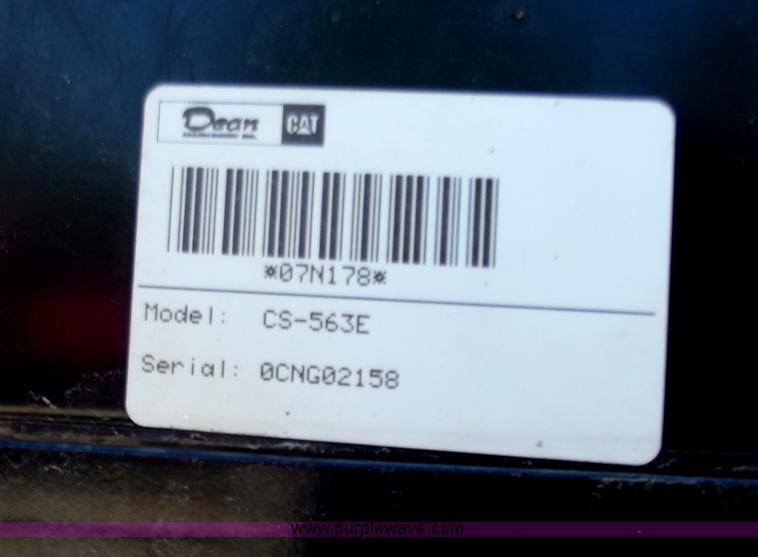 image for item B6343 2007 Caterpillar CS563E smooth drum roller with padfoot kit