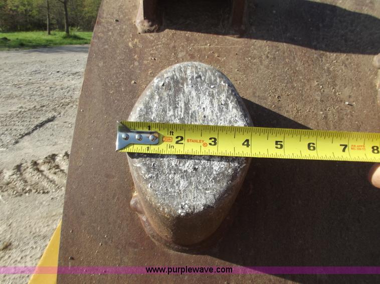 image for item B6343 2007 Caterpillar CS563E smooth drum roller with padfoot kit