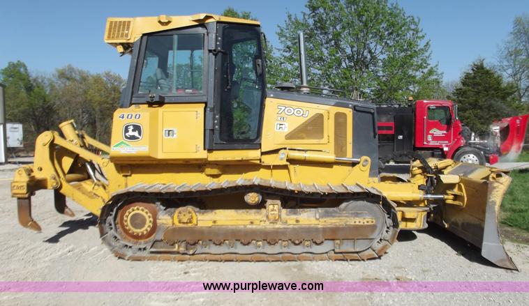 image for item B6345 2005 John Deere 700J XLT dozer