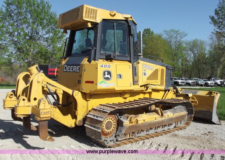 image for item B6345 2005 John Deere 700J XLT dozer