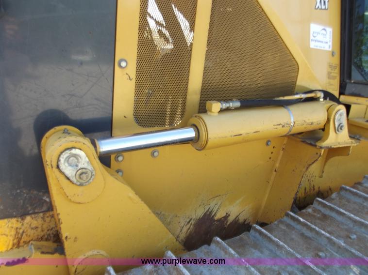 image for item B6345 2005 John Deere 700J XLT dozer