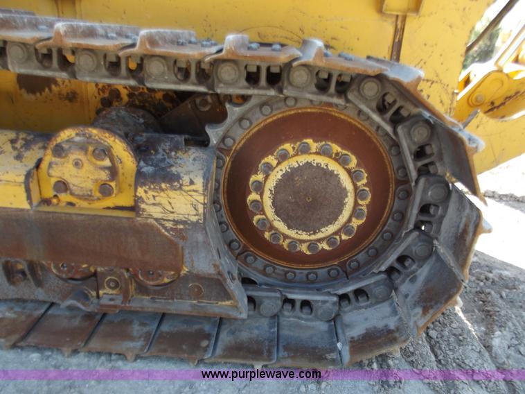 image for item B6345 2005 John Deere 700J XLT dozer