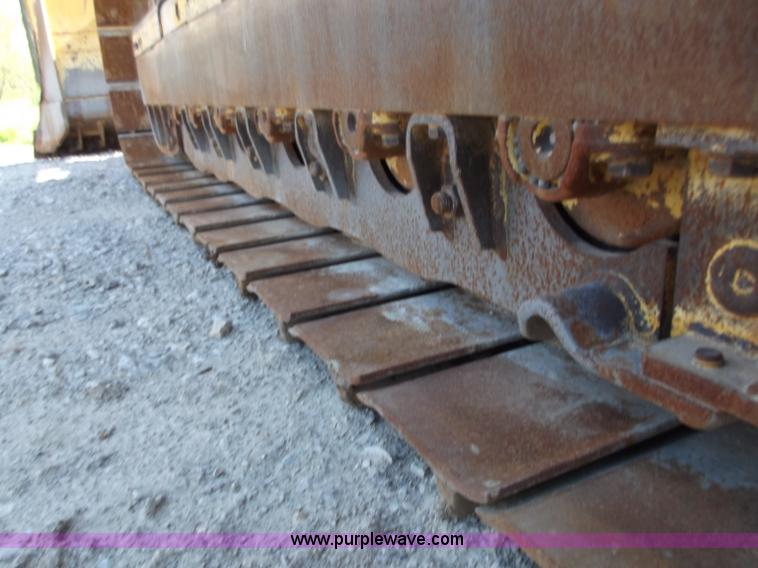 image for item B6345 2005 John Deere 700J XLT dozer