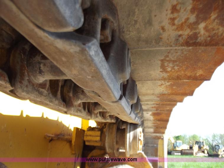 image for item B6345 2005 John Deere 700J XLT dozer