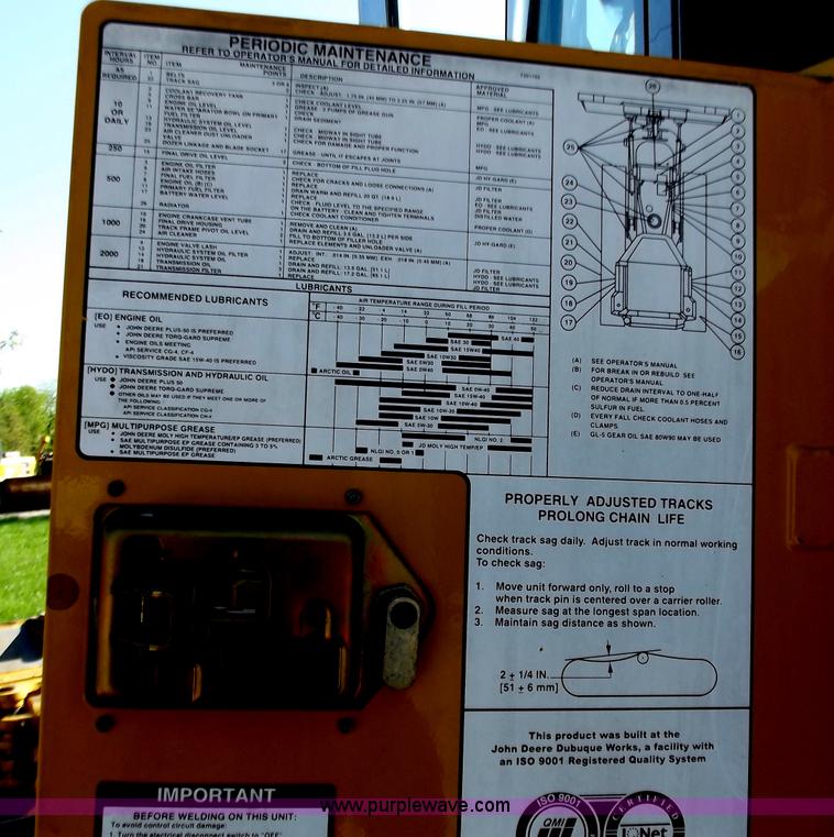 image for item B6345 2005 John Deere 700J XLT dozer