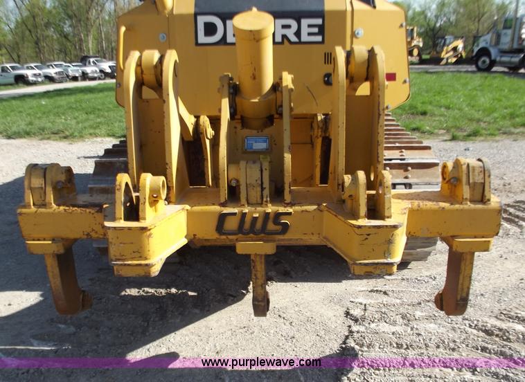 image for item B6345 2005 John Deere 700J XLT dozer