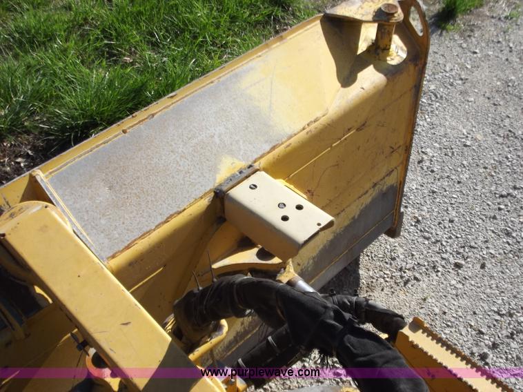 image for item B6345 2005 John Deere 700J XLT dozer