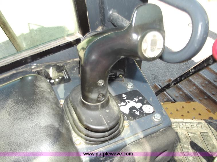 image for item B6345 2005 John Deere 700J XLT dozer