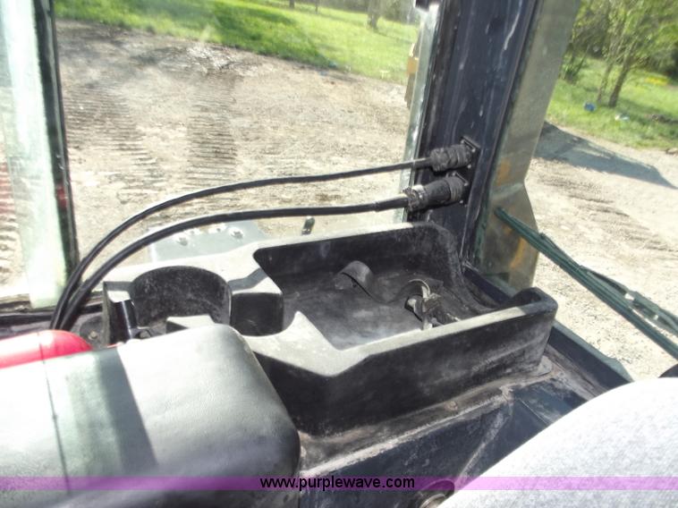 image for item B6345 2005 John Deere 700J XLT dozer