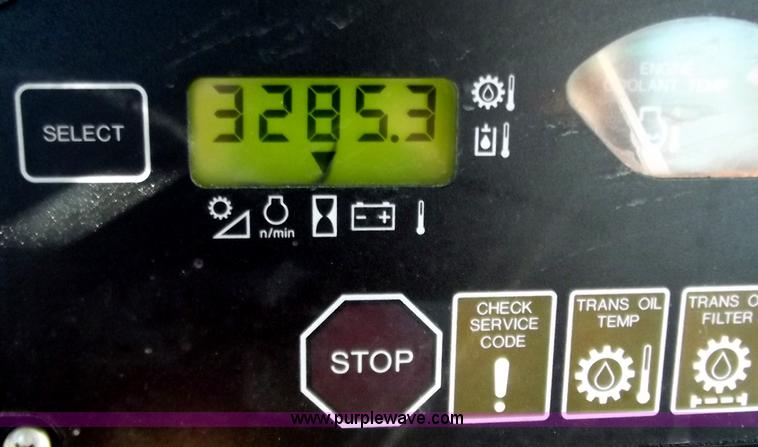 image for item B6345 2005 John Deere 700J XLT dozer