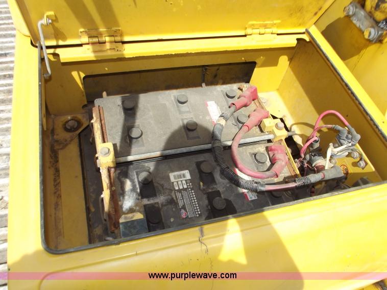 image for item B6346 2004 Komatsu PC270LC-7L excavator