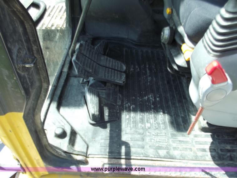 image for item B6346 2004 Komatsu PC270LC-7L excavator