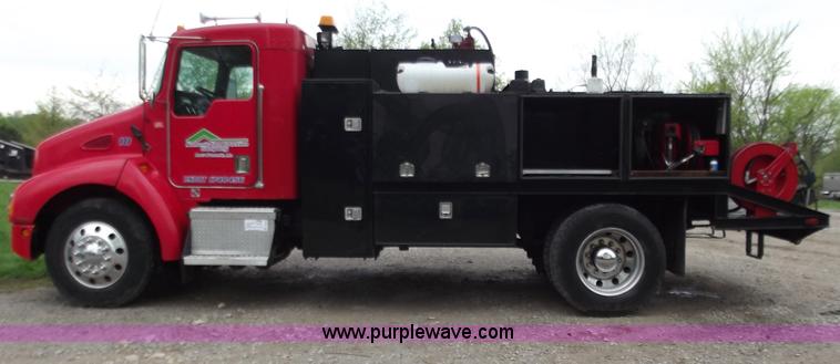 image for item B6349 1997 Kenworth service truck