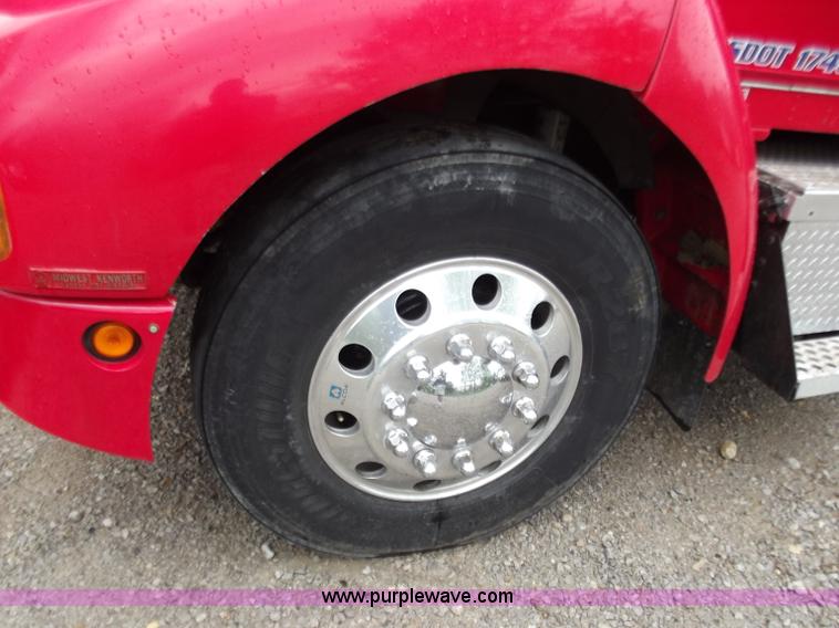 image for item B6349 1997 Kenworth service truck