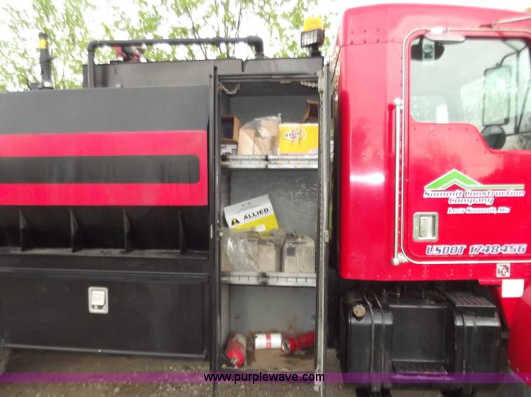 image for item B6349 1997 Kenworth service truck