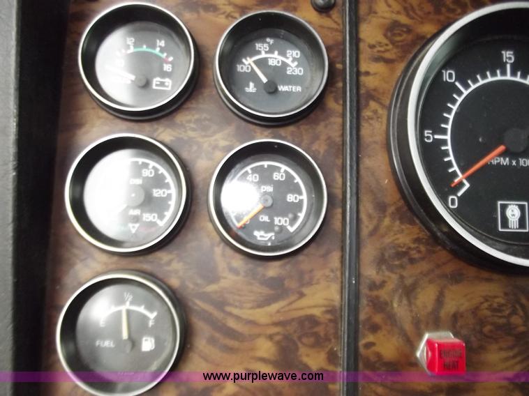 image for item B6349 1997 Kenworth service truck