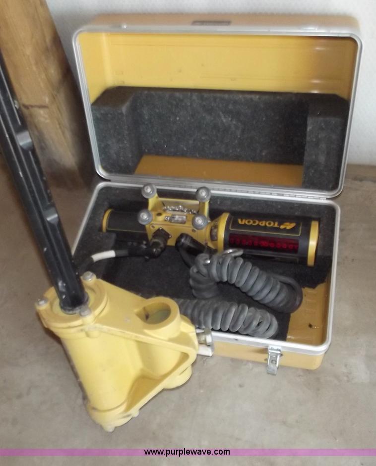 image for item B6353 TopCon TrackerJack laser reviewer