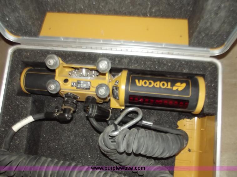 image for item B6353 TopCon TrackerJack laser reviewer