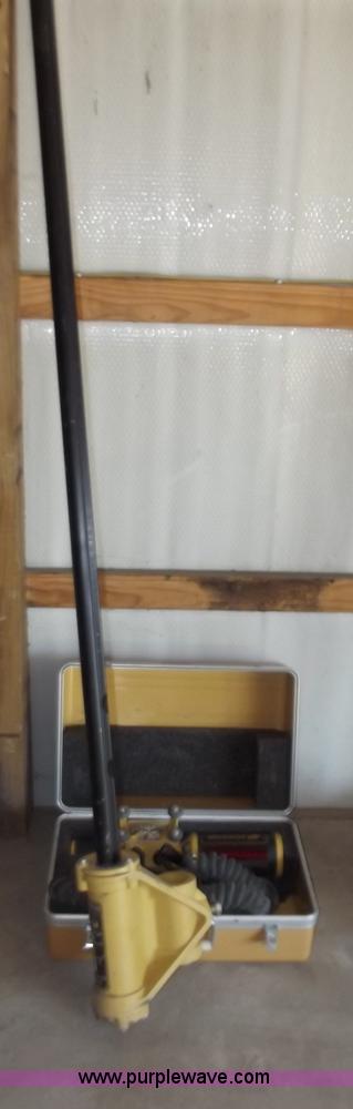 image for item B6353 TopCon TrackerJack laser reviewer