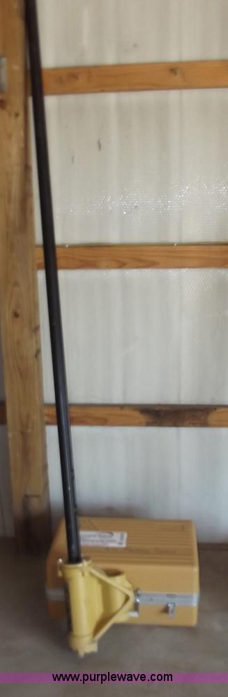 image for item B6353 TopCon TrackerJack laser reviewer