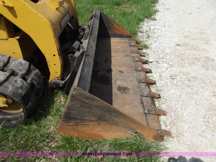 image for item B6360 2011 Caterpillar 289C skid steer