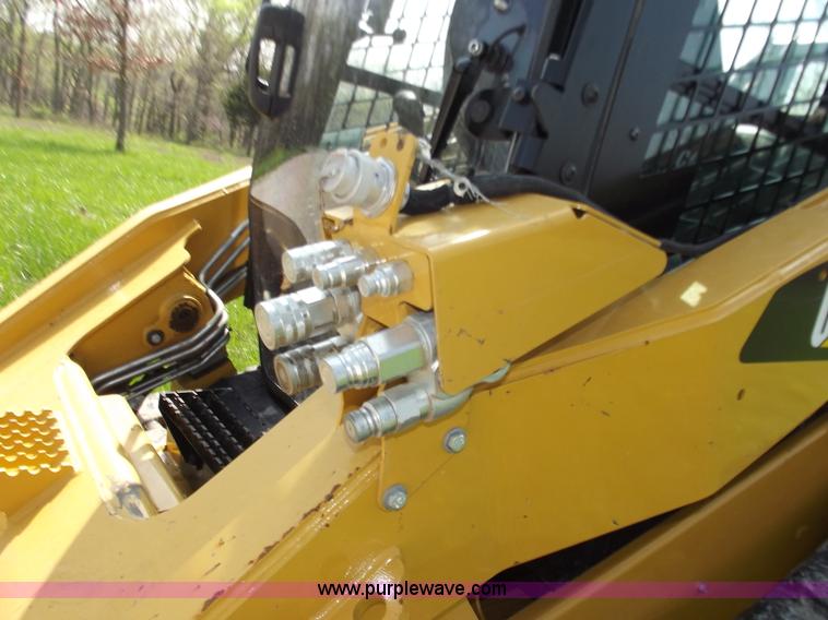 image for item B6360 2011 Caterpillar 289C skid steer