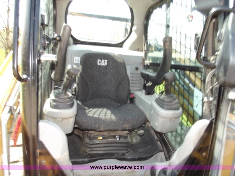 image for item B6360 2011 Caterpillar 289C skid steer