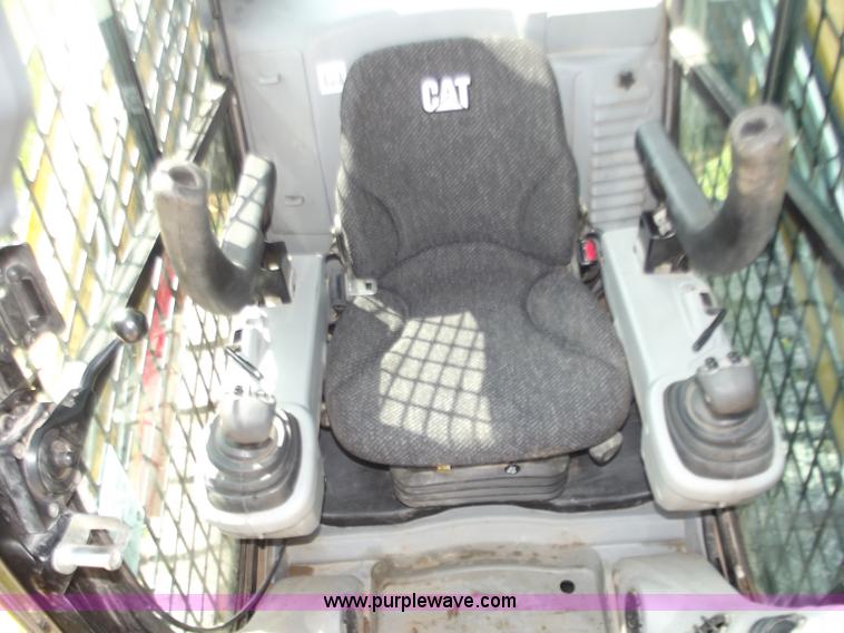 image for item B6360 2011 Caterpillar 289C skid steer