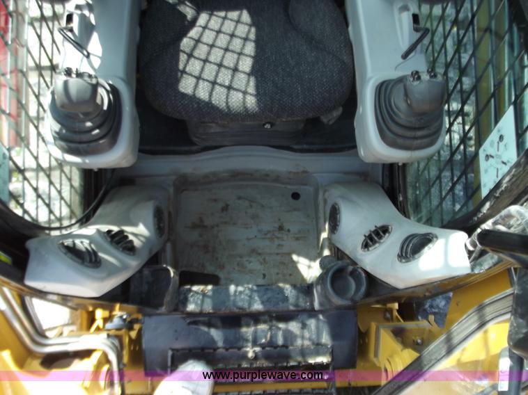 image for item B6360 2011 Caterpillar 289C skid steer