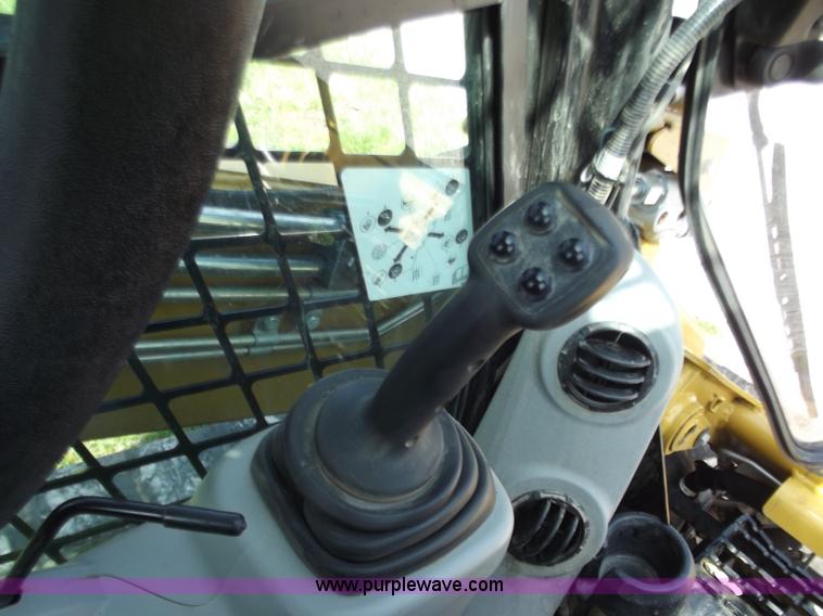 image for item B6360 2011 Caterpillar 289C skid steer