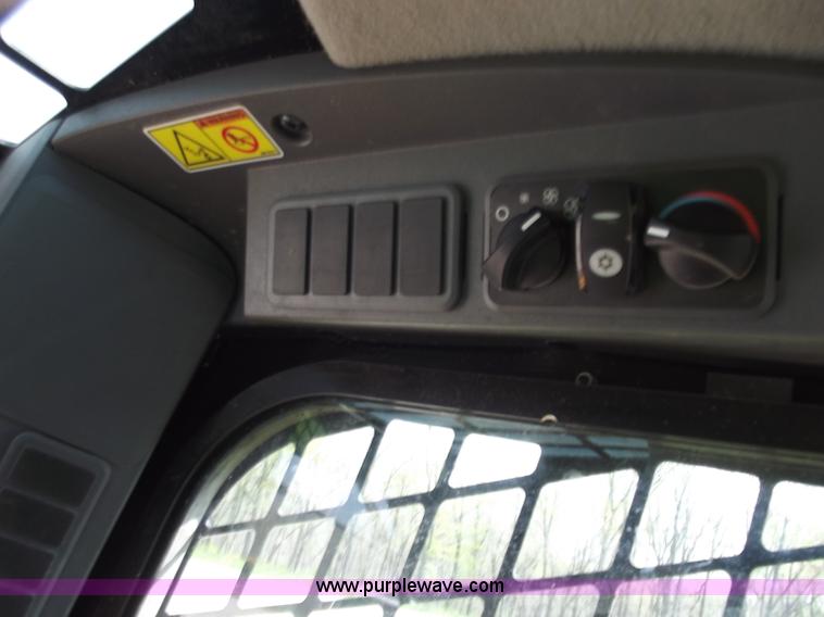 image for item B6360 2011 Caterpillar 289C skid steer