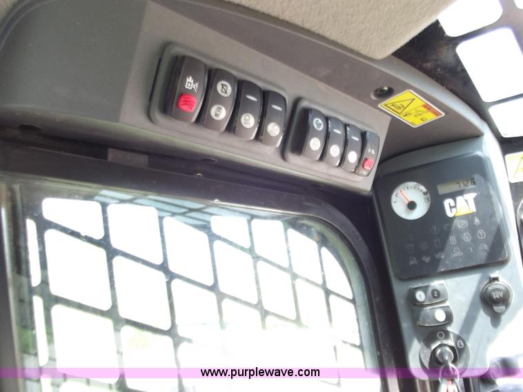 image for item B6360 2011 Caterpillar 289C skid steer