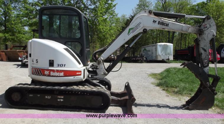 image for item B9205 2005 Bobcat 435 FastTrack mini excavator