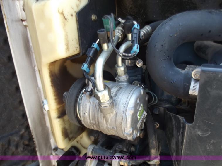 image for item B9205 2005 Bobcat 435 FastTrack mini excavator